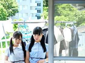 団地ふたりぼっち 妹らら 姉ちびとり パパとママがいない夜に… サンプル動画サムネイル